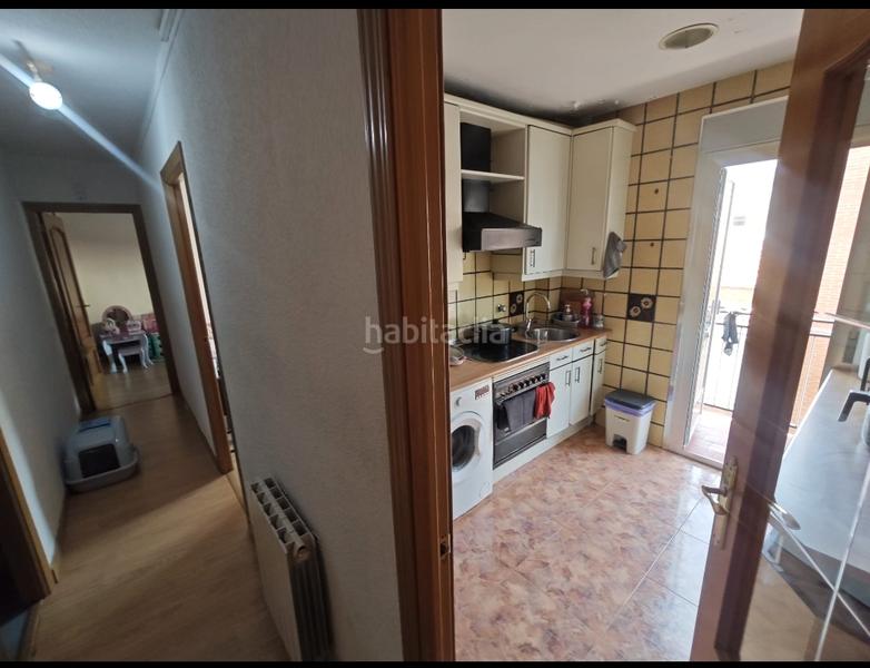 Foto f02db530-3ea8-479a-af00-eb26a4c261bb. Flat in calle de la gaviota 5 in Vista Alegre Madrid