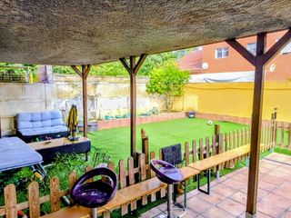 Semi detached house  Calle de la mariblanca. Precioso chalet seminuevo a 22 minutos de móstoles!!!todo autopi