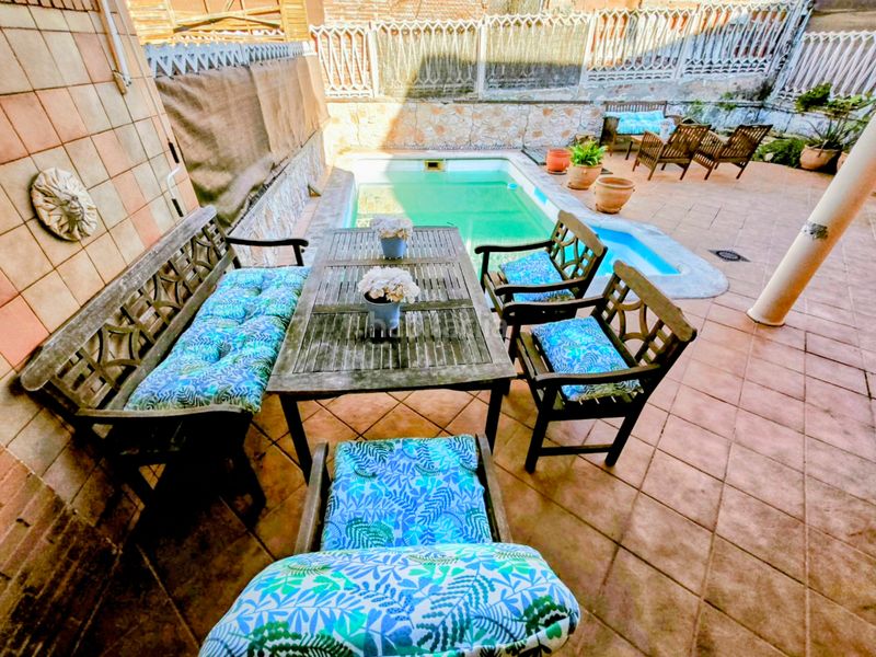 Foto 4f582f20-b9b1-4c0b-bce0-38d6d6d0c09f. Chalet precioso chalet seminuevo en casco urbano!! en Navalcarnero