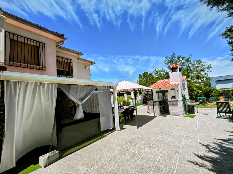 Foto f3d72642-2c9f-498d-99fd-66c023b7f649. Xalet amb xemeneia calefacció aparcament piscina a Casar de Escalona (El)