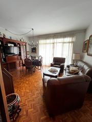 Appartement à Dreta de l´Eixample. Piso exterior con gran balcón junto al arc de triomf ??