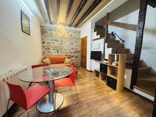 Zweistöckige Wohnung  Del locum