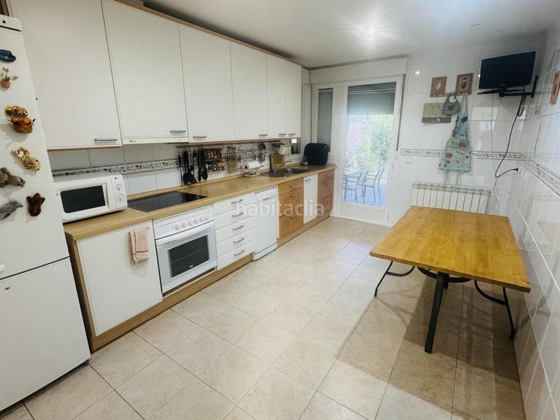 Foto 424fb0b3-2be6-4f41-94e2-d2ff1e105871. House with heating parking in Buenavista-Valparaíso-La Legua Toledo