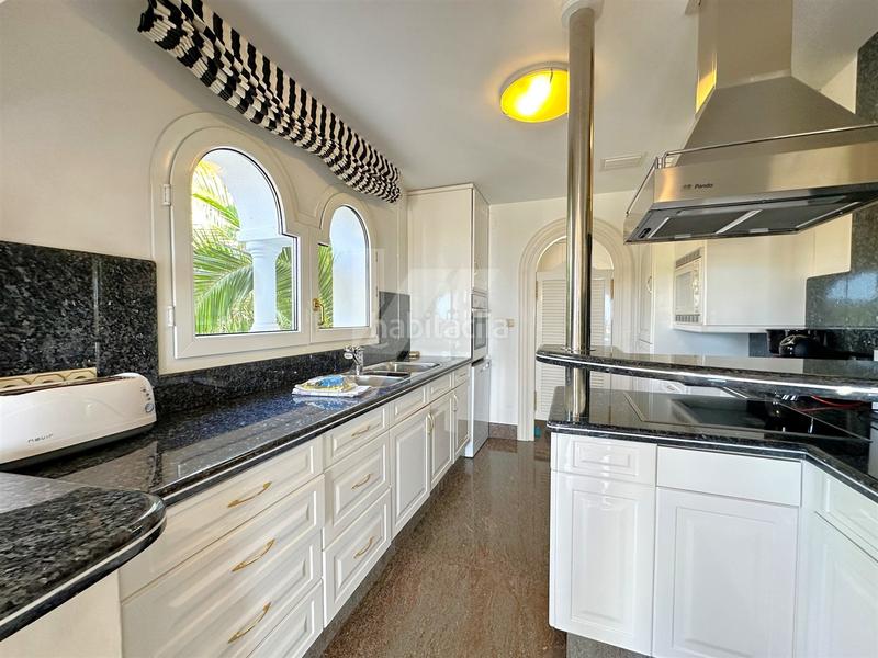 Foto b64ed9b9-915e-4ada-9e99-c539ab11f28f. Chalet with heating parking pool in Cala Advocat-Baladrar Benissa