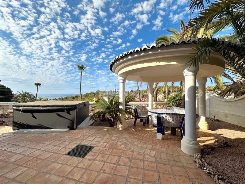 Foto 253ca0f1-ff5d-4fe1-a885-94c5cb875885. Chalet en Cala Advocat-Baladrar Benissa