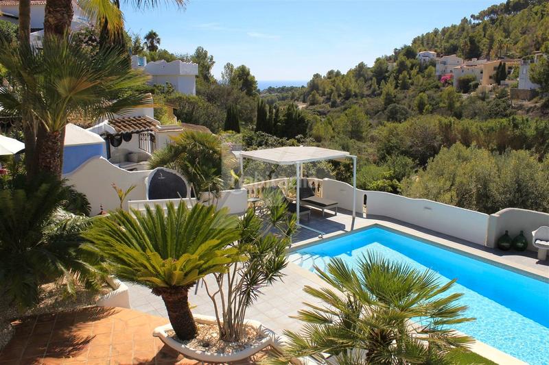 Foto df2b34b6-ea8b-4b42-907b-a24b5a3aa217. Xalet amb calefacció aparcament piscina a La Viña-Montemar-San Jaime Benissa