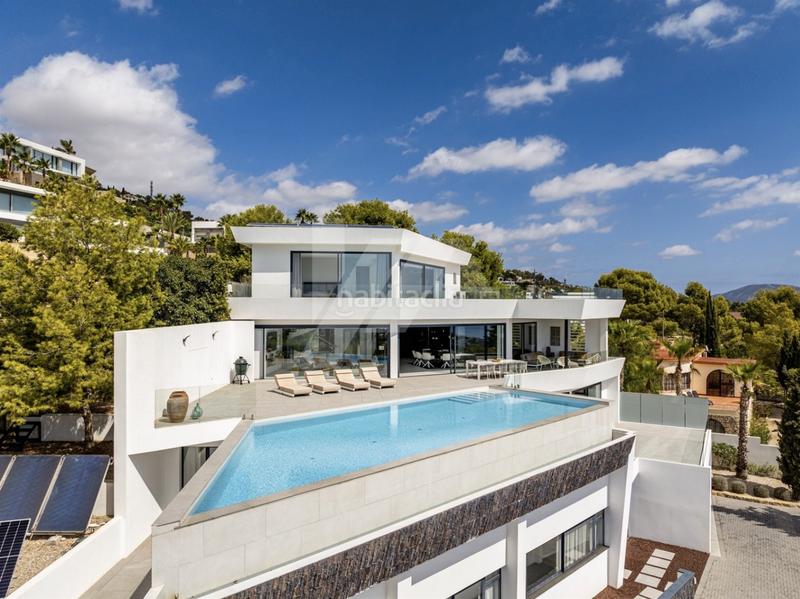 Foto 96d70332-914e-41c0-8643-7eea979a1f8e. Chalet mit heizung parking pool in La Fustera Benissa