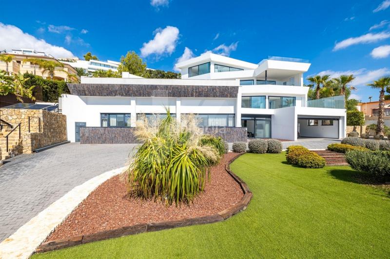 Foto 14f15872-c748-4fc1-8e02-5fe0a5773558. Xalet amb calefacció aparcament piscina a La Fustera Benissa