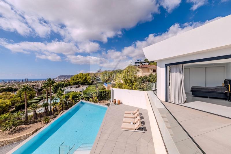 Foto 66d39f02-4cb4-48f5-b200-cf33875b0a51. Xalet amb calefacció aparcament piscina a La Fustera Benissa