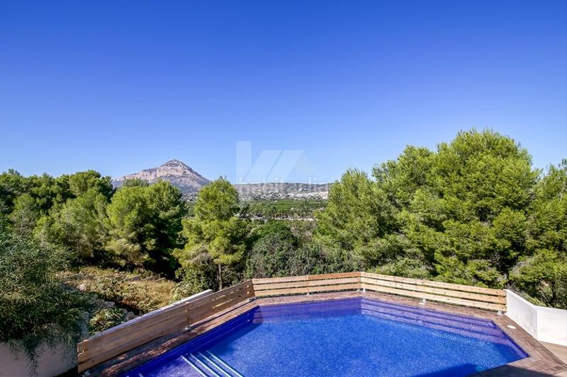 Foto 941c8b23-e5e8-4920-aabd-5ddd34c11fbb. Chalet mit heizung parking pool in Centro Ciudad Xàbia