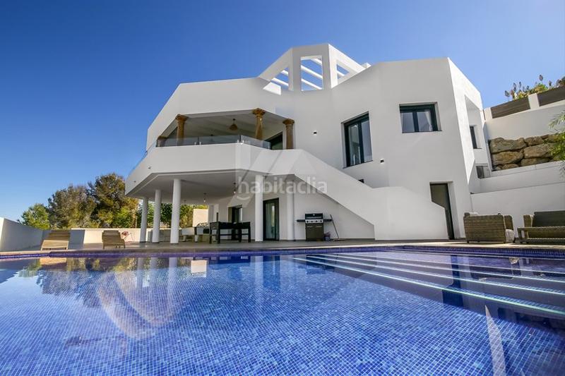 Foto d27e28ac-ec90-4cb5-b0c6-79246b6fafa8. Chalet with heating parking pool in Centro Ciudad Xàbia