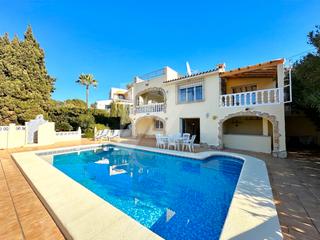 Xalet a Cala Advocat-Baladrar