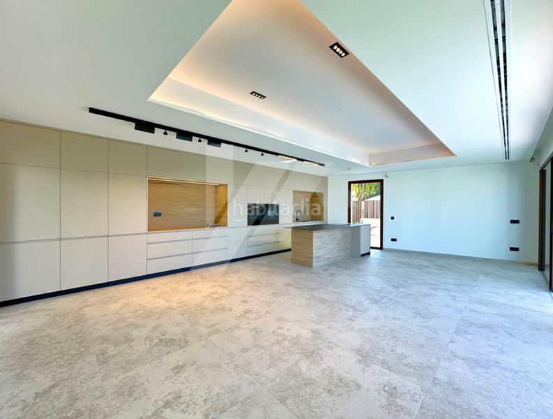 Foto 41d127c6-7c5a-4fc9-a510-809d09c76292. Chalet con riscaldamento parcheggio piscina in La Fustera Benissa