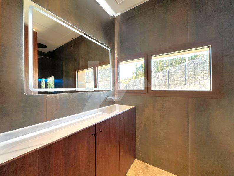 Foto 91201600-9321-4f01-ae28-1878960219d8. Chalet con riscaldamento parcheggio piscina in La Fustera Benissa