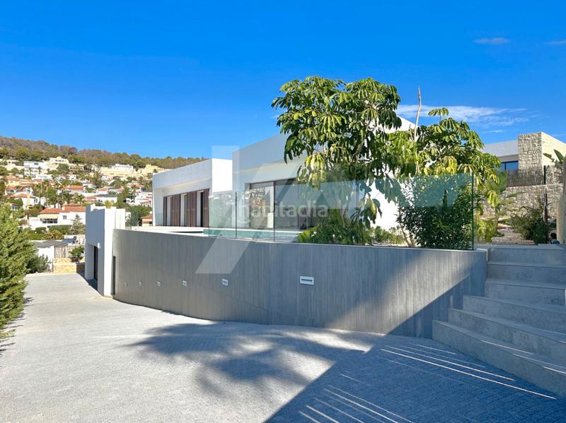 Foto 69edc502-bfff-453b-9ea6-0b39e47762f9. Xalet amb calefacció aparcament piscina a La Fustera Benissa