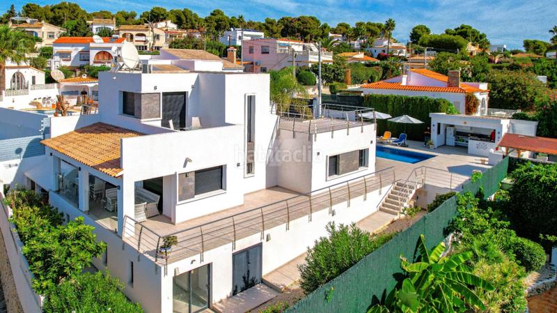 Foto d0096459-7633-4949-a2f5-170a998bfce5. Chalet with heating parking pool in La Fustera Benissa