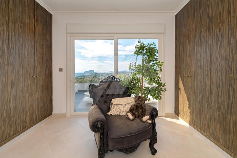 Foto 3c130708-01d9-4b43-8fed-437c7a1dfa53. Xalet amb calefacció aparcament piscina a Paichi Moraira