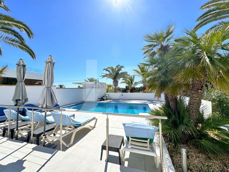 Foto 51e6ae06-c42b-4bf9-bf39-bc358f76b2d6. Xalet amb calefacció aparcament piscina a Moravit-Cap Blanc Moraira
