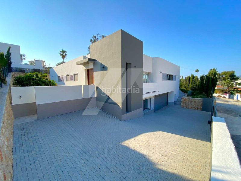 Foto cb8fce92-7576-49ea-9a6a-dbed6c9ee5b9. Chalet en La Fustera Benissa
