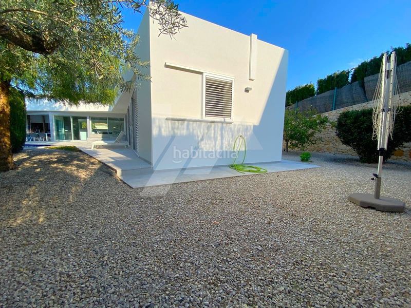 Foto 85b292c3-b1aa-4a80-996b-571a76248e77. Xalet amb calefacció aparcament piscina a La Fustera Benissa