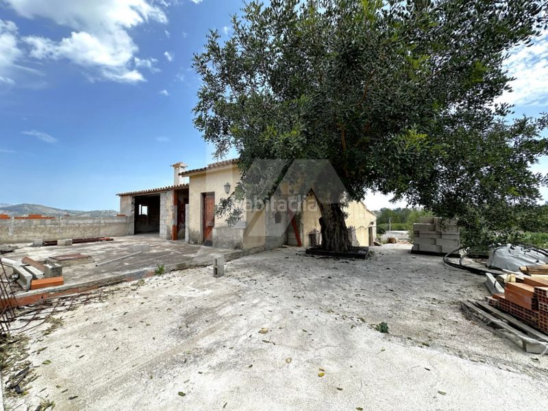 Foto a39f6b4f-f699-42ba-b03c-d111a291ce0a. Masia amb aparcament a Benissa pueblo Benissa