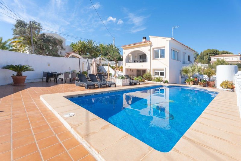 Foto b88a42b5-cb67-4bba-86b7-a78111361fb3. Xalet amb calefacció aparcament piscina a Cala Advocat-Baladrar Benissa