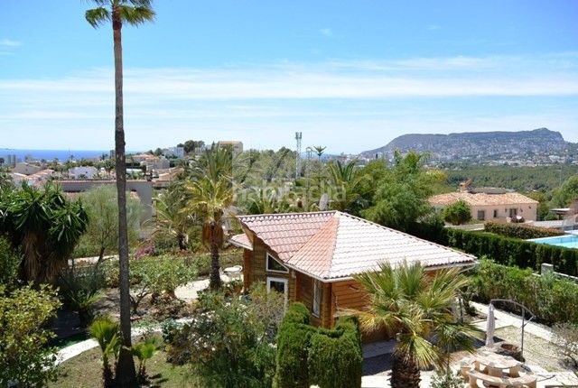 Foto 7ad13395-a801-4b1d-862d-f0ba7720431e. Chalet en Cometa Calp
