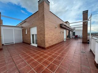 Dachwohnung  Calle de la solana. Vivienda con terraza, trastero y garaje