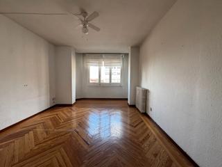 Pis  Avenida de la reina victoria. Vivienda exterior para reformar