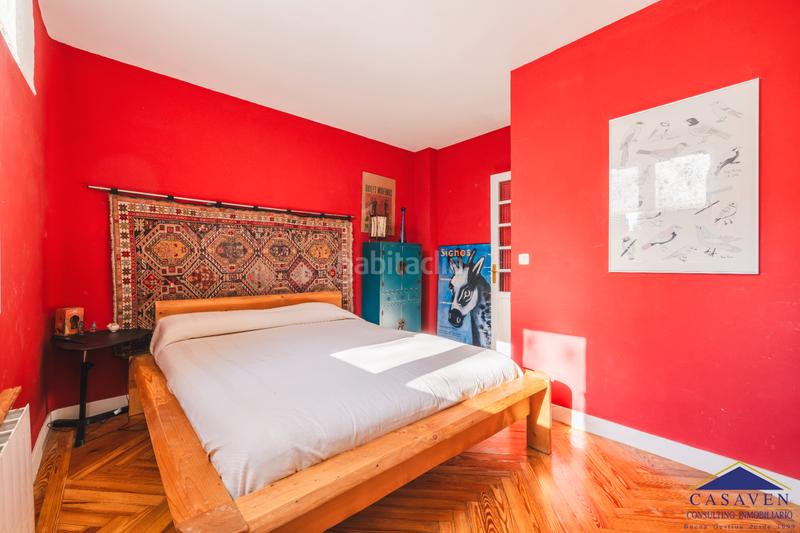 Foto 05820292-7444-4a7a-a8cc-a79636e879eb. Chalet  con terraza y jardin en Ciudad Jardín Madrid