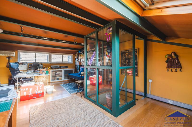 Foto 478d1726-ef51-4e61-9965-bcc7e73becc3. Chalet  con terraza y jardin en Ciudad Jardín Madrid