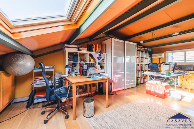 Foto d8bb31df-3890-4d4a-ba7e-9c43b4ab3037. Chalet  con terraza y jardin en Ciudad Jardín Madrid