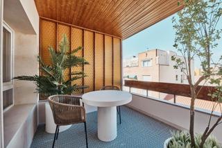 Appartement  Calle de castelló. Vivienda exterior con balcon