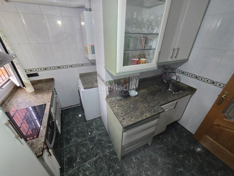 Foto bc53688a-9575-4a01-ae2a-eba4f08c4cdb. Piso en calle de luis marín 6 en Palomeras Sureste Madrid