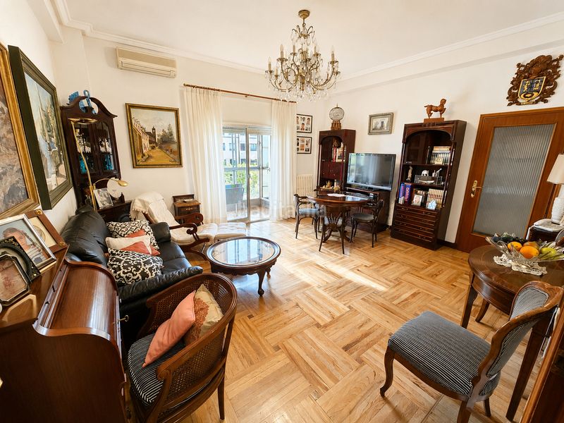 Foto 8d253cf8-c422-4717-878a-3996af712123. Flat with heating parking in Pacífico Madrid
