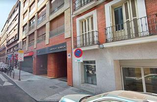 Parking coche en Palacio