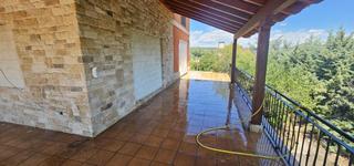 Casa en Pino Alto-Navarredonda. Chalet con piscina privada