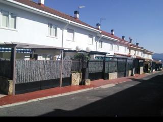 Haus in Los Ángeles de San Rafael. Gran chalet adosado