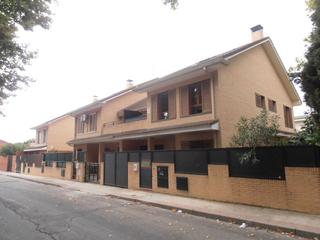 Casa en San Martín de la Vega. Estupendo chalet adosado