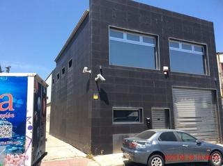 Fabrikhalle in Parque Ondarreta-Urtinsa. Estupenda nave