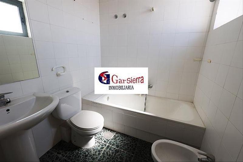 Foto c87f6fbc-d0d7-4980-af05-6598c7c9e605. Casa gran chalet adosado en Cabrera (La)