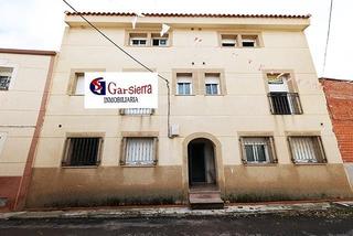 Wohngrundstück in Zarza de Tajo. Estupendo edificio en construccion