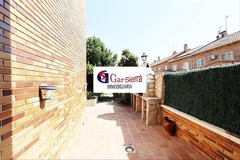 Foto 0c7f4d34-21a2-49c4-b8c7-c56edeb938f4. Haus mit heizung in Los Robles Seseña