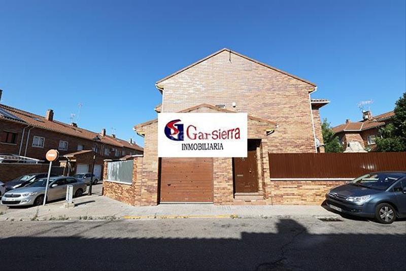 Foto 1007db60-54cd-4c6a-a6a3-8abda58546ec. Haus mit heizung in Los Robles Seseña