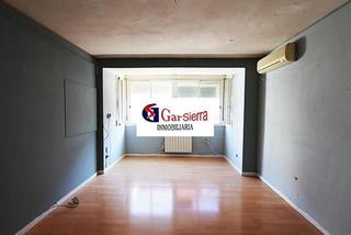 Piso en Parque Lisboa-La Paz. Estupendo piso de 3 dormitorios