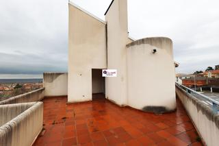 Maison à Nuevo Aranjuez-Ciudad de las Artes. Estupendo chalet adosado en urbanización con piscina