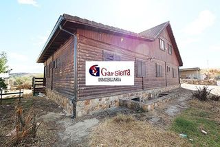Casa en Buitrago del Lozoya. Gran chalet independiente