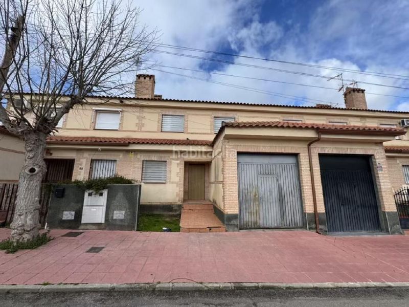 Foto 3fa0dc9f-6529-48da-9c97-e57cdd9ea379. Casa amb calefacció a Erustes