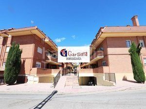 Foto 1659167d-497c-4da0-b122-fe9ad1a3c40b. Aparcament cotxe a Torrelaguna