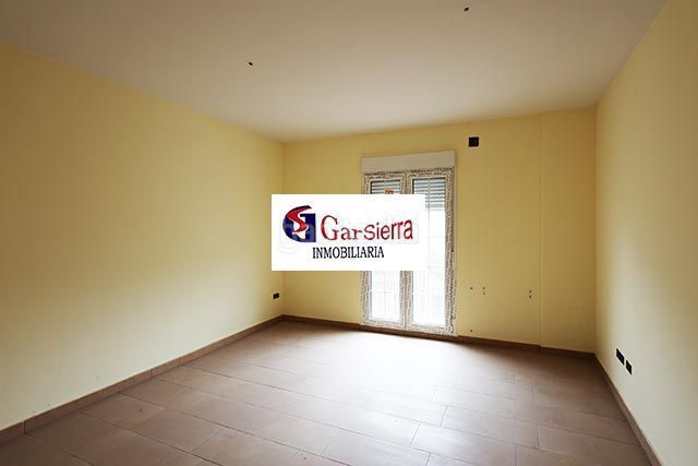 Foto 0d3346a0-10a5-4873-8470-ddddd133231b. Edifici a Tiemblo (El)